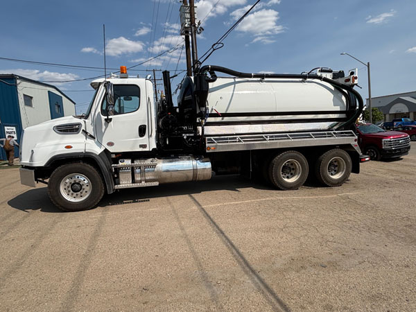 2026 Freightliner w/Dumping Tank - Avail. Now vacuum truck