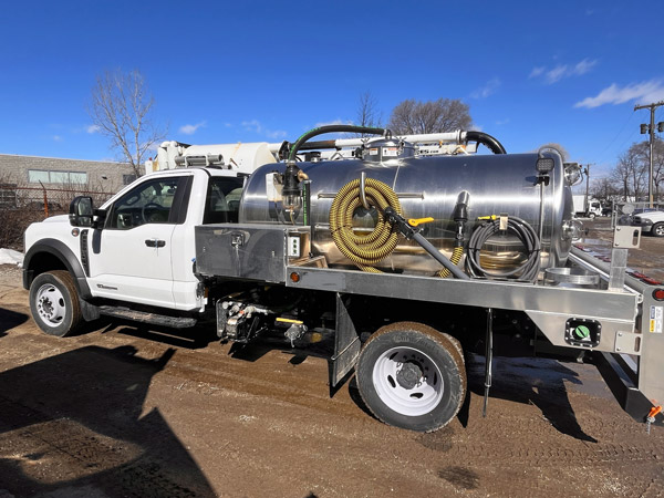 Thanks to Brad Carter and Carter’s Septic cartersseptictankservice.com for the their purchase of this new Stainless Steel portable toilet unit mounted on a New Ford F550.